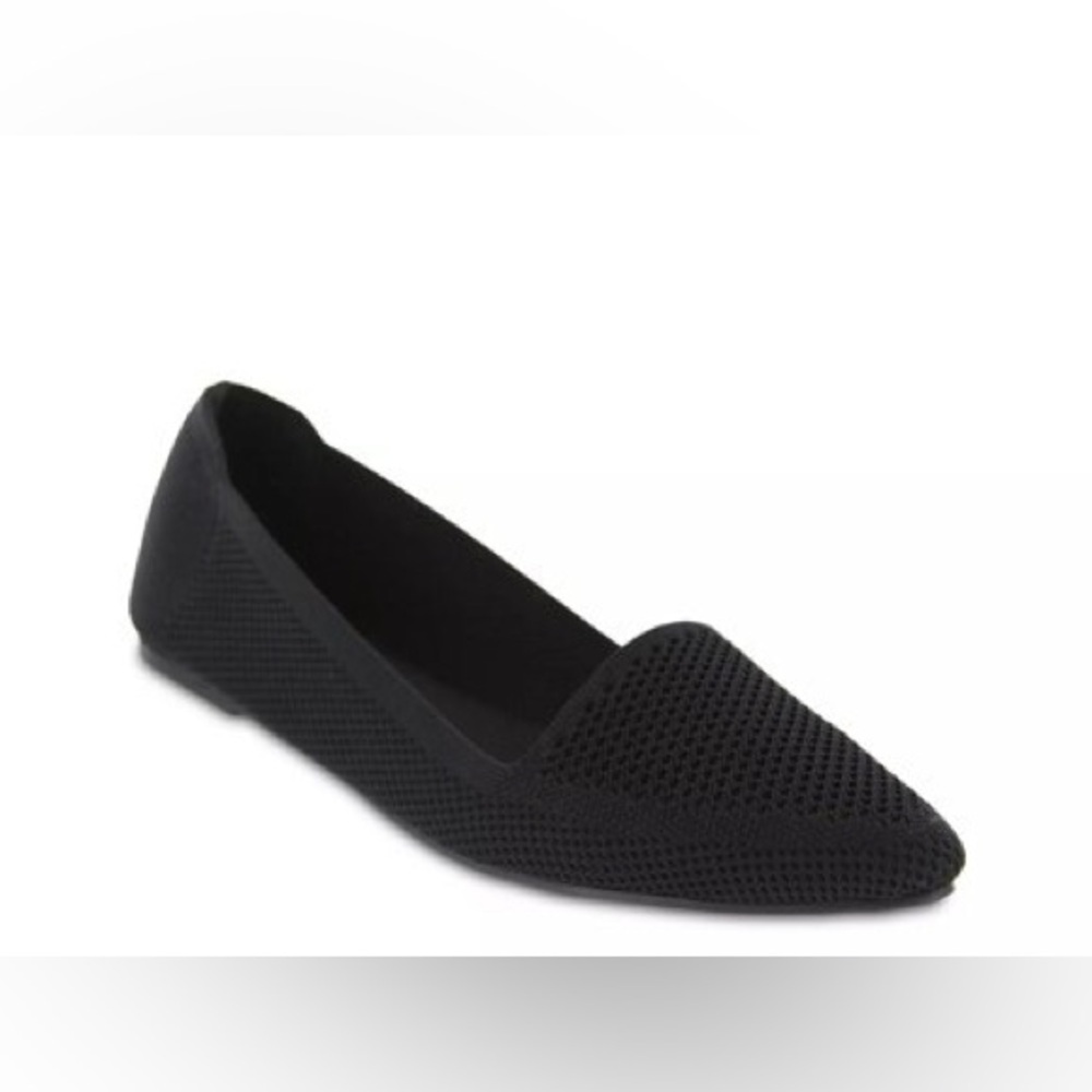 Mia Corrine Flat